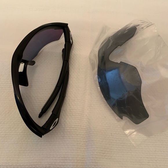 Oakley M2 Frame® Sunglasses - Picture 4 of 4